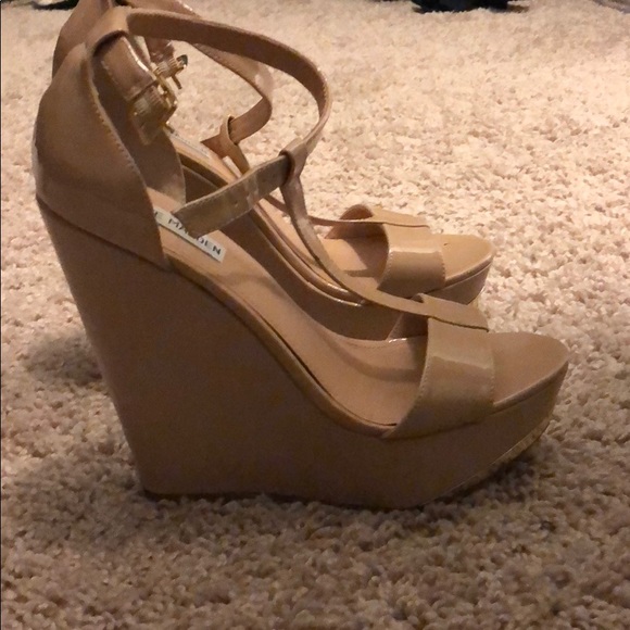 steve madden nude wedges